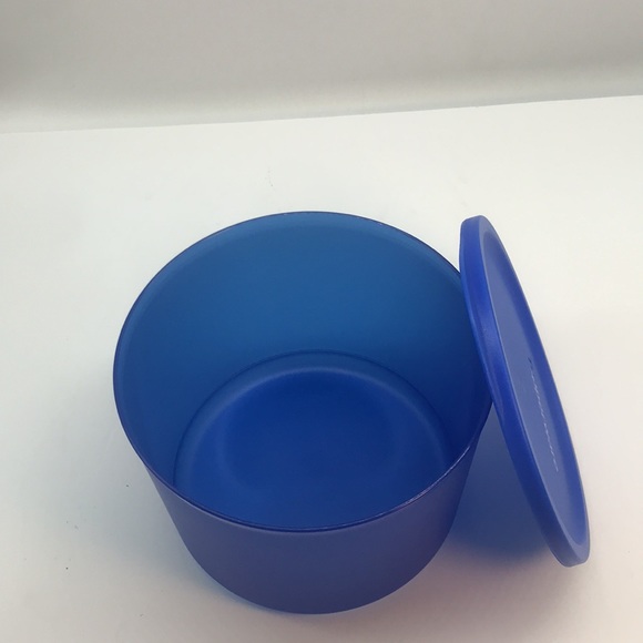 Tupperware Round Container Set of 4 Ideal for Refrigerator & microwave - Picture 7 of 12